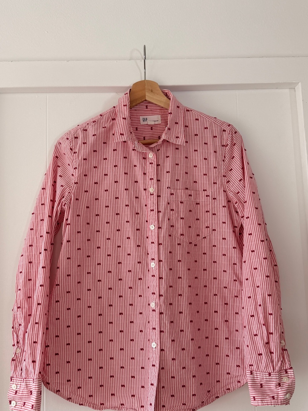 0083 Gap shirt